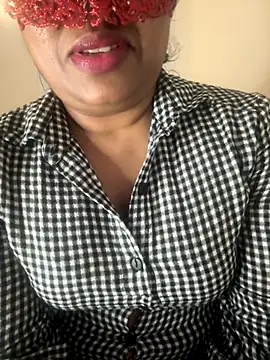 Shasha X online show from 11-25-25, 11:10