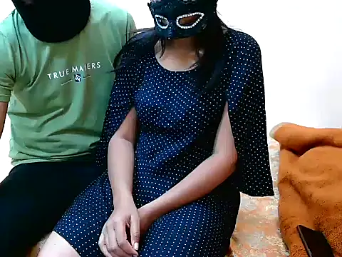 Snapshot of Queen_savi chatting on 01-26-25, 04:41 Queen savi online show from 01-26-25, 04:41