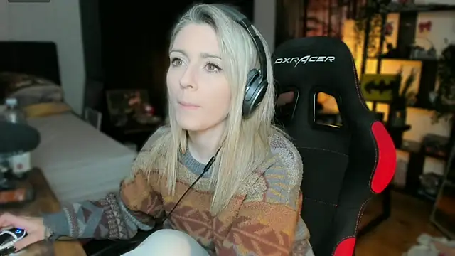 Lisaonthemoon online show from 02-12-25, 07:13