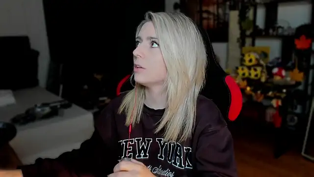 Lisaonthemoon online show from 09-23-25, 04:54