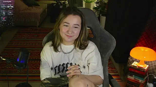 Snapshot of Megan__Hart chatting on 02-25-25, 10:18 Megan  Hart online show from 02-25-25, 10:18