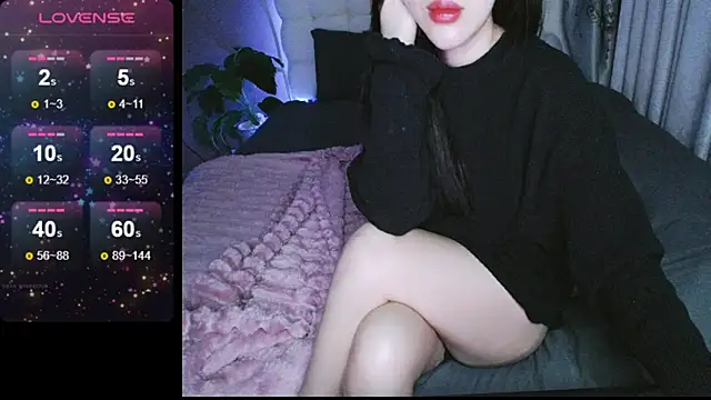  Viviann  online show from 12-13-24, 04:16