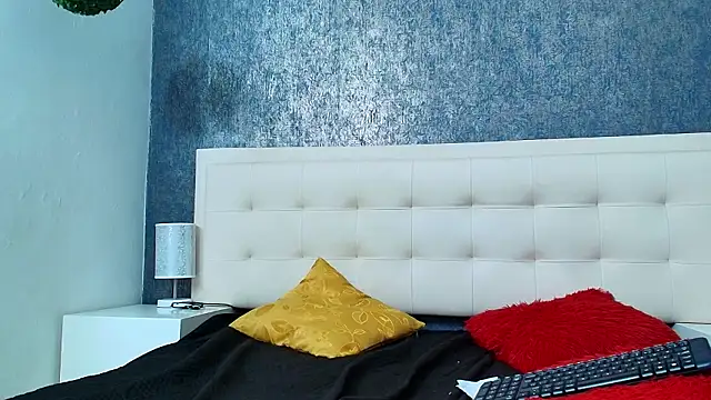 Cloeandtyfanny online show from 01-18-26, 01:09