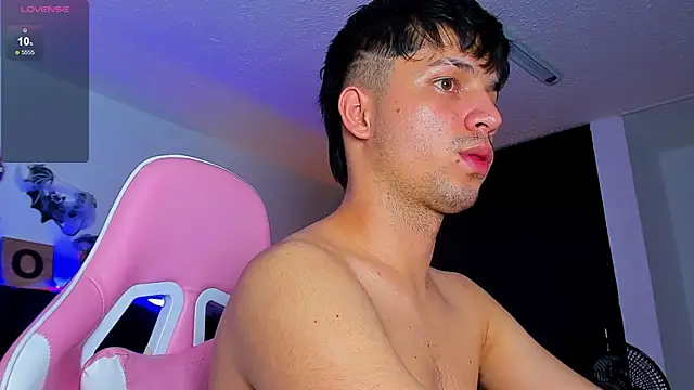 Issac james  online show from 10-28-25, 08:18