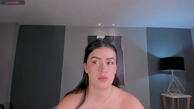PaulinaSantos  online show from 06-07-26, 05:16