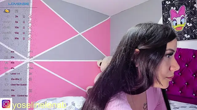 Snapshot of Vanefox chatting on 12-04-24, 01:03 Vanefox online show from 12-04-24, 01:03