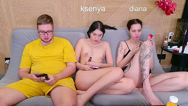 Ksenny online show from 04-23-26, 06:03