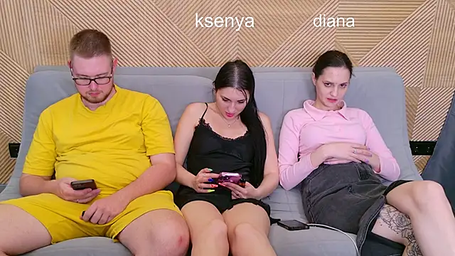 Ksenny online show from 06-19-26, 04:33