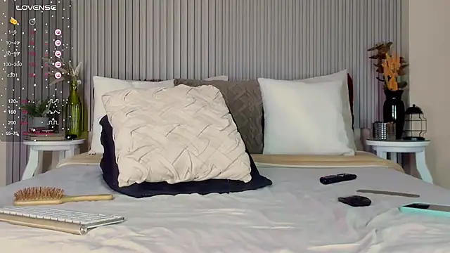 romina-brunette online show from 12-12-24, 08:43