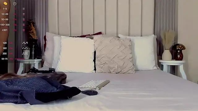 romina-brunette online show from 03-03-25, 12:37