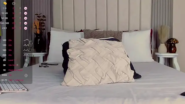 romina-brunette online show from 03-08-25, 12:30