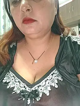 Snapshot of Dianaa9 chatting on 05-15-26, 08:21 Dianaa9 online show from 05-15-26, 08:21