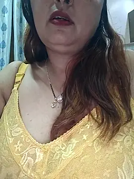 Snapshot of Dianaa9 chatting on 05-15-26, 08:27 Dianaa9 online show from 05-15-26, 08:27