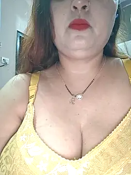 Snapshot of Dianaa9 chatting on 05-17-26, 06:37 Dianaa9 online show from 05-17-26, 06:37