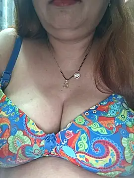 Snapshot of Dianaa9 chatting on 05-31-26, 06:10 Dianaa9 online show from 05-31-26, 06:10