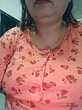 Snapshot of Dianaa9 chatting on 06-07-26, 06:50 Dianaa9 online show from 06-07-26, 06:50