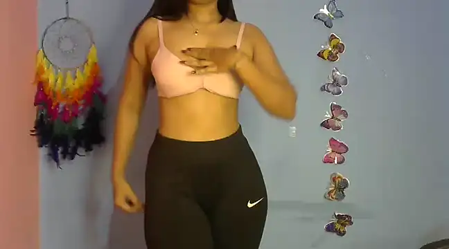 Snapshot of Black_cat_cutie chatting on 12-26-24, 04:43 Black cat cutie online show from 12-26-24, 04:43