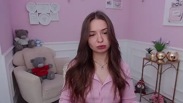 LucySkilar online show from 09-12-25, 04:23