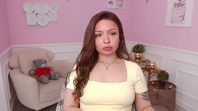 Snapshot of LucySkilar chatting on 05-11-26, 04:18 LucySkilar online show from 05-11-26, 04:18