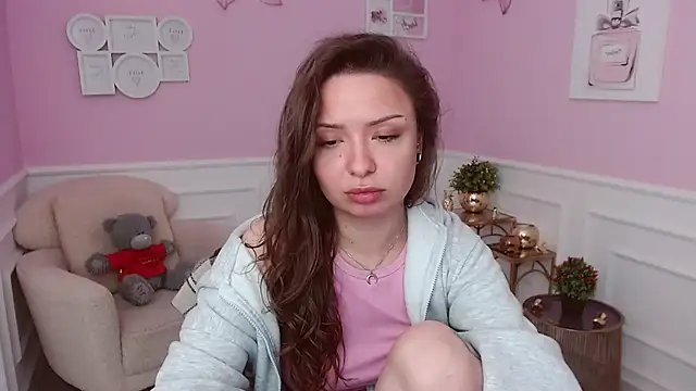 Snapshot of LucySkilar chatting on 05-15-26, 04:08 LucySkilar online show from 05-15-26, 04:08
