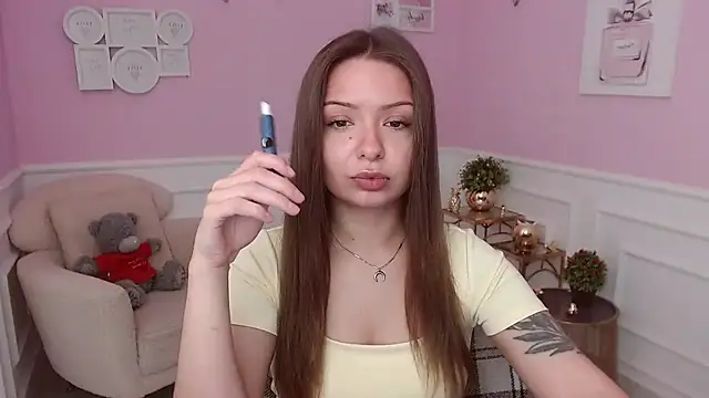 LucySkilar online show from 07-03-26, 04:19