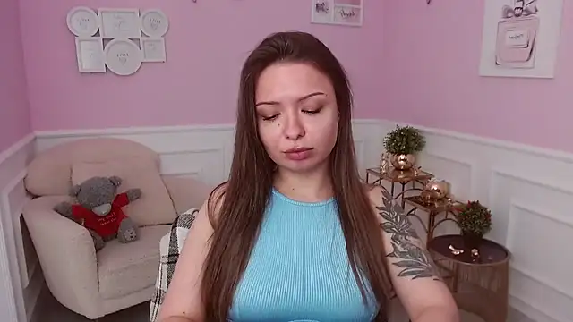LucySkilar online show from 07-24-26, 04:54