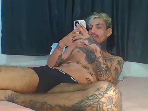 Snapshot of PitbullDiablo1 chatting on 10-31-25, 07:31 PitbullDiablo1 online show from 10-31-25, 07:31