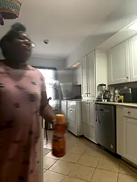 ebonyred online show from 10-13-25, 01:33