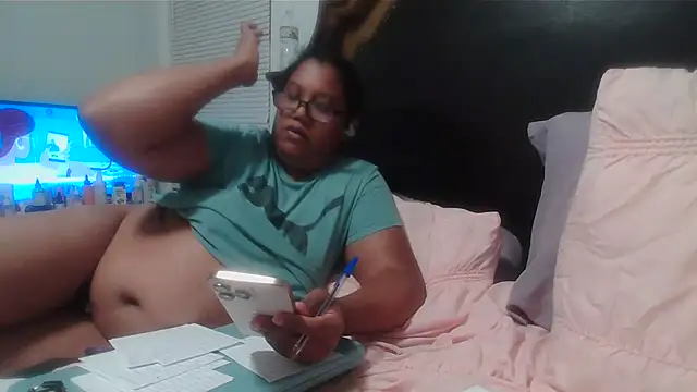 ebonyred online show from 05-09-26, 01:44