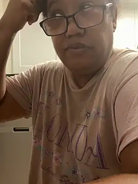 ebonyred online show from 05-12-26, 01:08