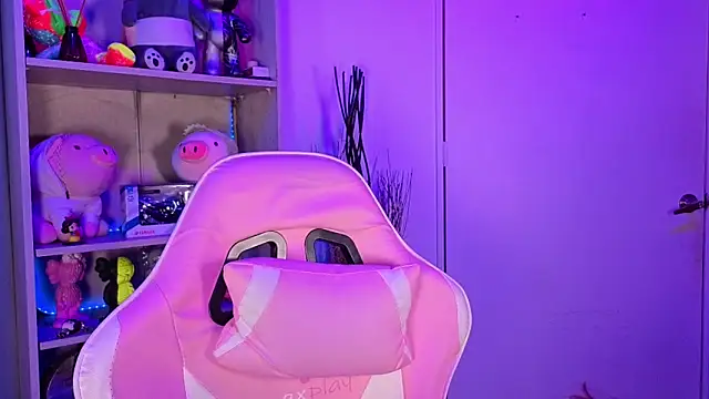 EmilyMiller  online show from 04-21-26, 03:07