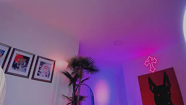 Taylor  foxxx online show from 10-22-25, 04:35