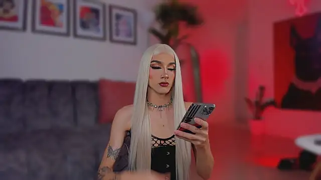 Taylor  foxxx online show from 11-12-25, 05:52