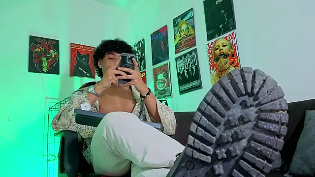 GaelOconner online show from 11-20-25, 03:28