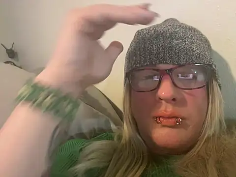 Snapshot of Blakelytgirl chatting on 01-29-25, 01:05 Blakelytgirl online show from 01-29-25, 01:05