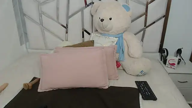 celestesouzalatin online show from 07-18-26, 12:26