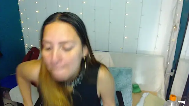 camila delarosa online show from 12-12-24, 12:55