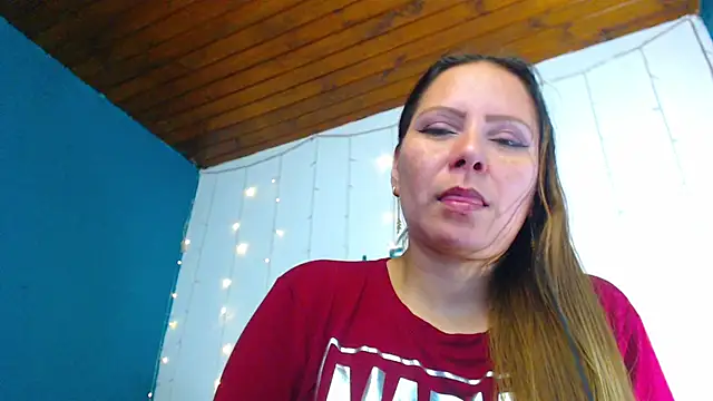 camila delarosa online show from 12-28-24, 04:20