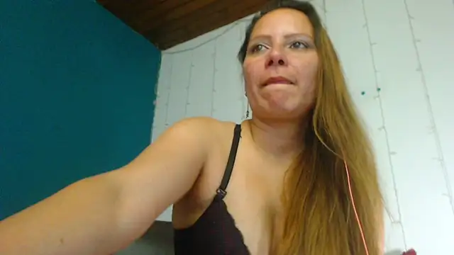 camila delarosa online show from 01-10-25, 06:38