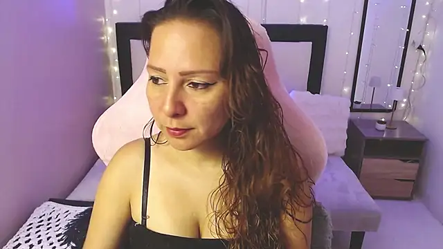 camila delarosa online show from 06-30-26, 03:24