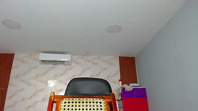 Snapshot of George_Dominator chatting on 01-24-25, 09:15 George Dominator online show from 01-24-25, 09:15