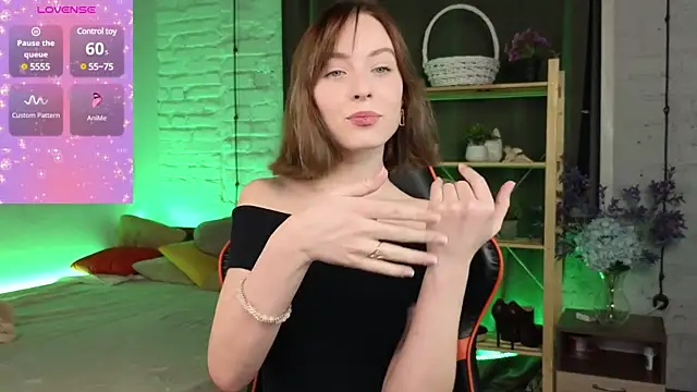 Crayzy Luv online show from 01-15-25, 08:48