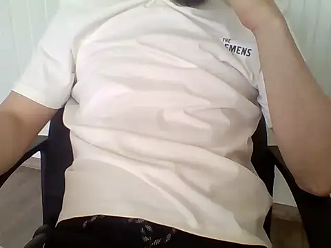 Snapshot of beyourself1323 chatting on 03-07-26, 12:24 beyourself1323 online show from 03-07-26, 12:24