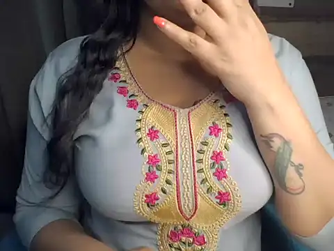 Trezza online show from 10-26-25, 07:09