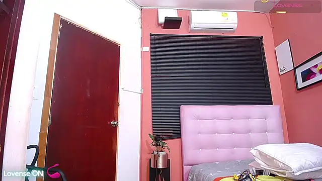 Snapshot of MiissBNasty chatting on 03-02-25, 12:32 MiissBNasty online show from 03-02-25, 12:32