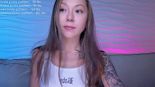 Snapshot of im_casey chatting on 02-13-25, 10:44 im casey online show from 02-13-25, 10:44