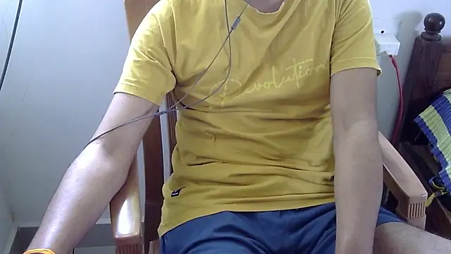 Snapshot of The_SHY_uncut chatting on 01-14-25, 05:51 The SHY uncut online show from 01-14-25, 05:51