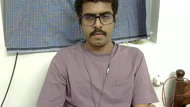 Snapshot of The_SHY_uncut chatting on 10-18-25, 01:12 The SHY uncut online show from 10-18-25, 01:12