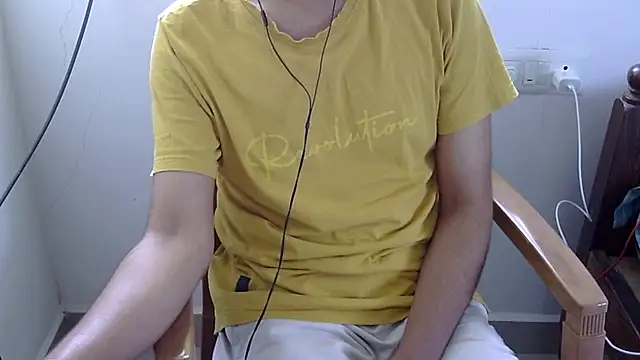 Snapshot of The_SHY_uncut chatting on 04-14-26, 05:02 The SHY uncut online show from 04-14-26, 05:02