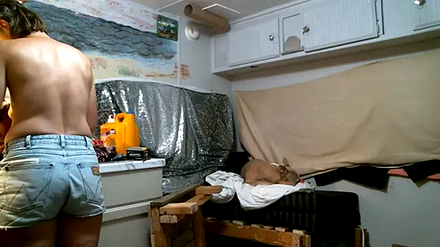 Snapshot of SexyB214 chatting on 07-07-26, 06:47 SexyB214 online show from 07-07-26, 06:47